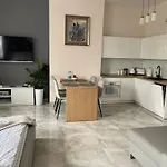 Ap 13 Apartment *
